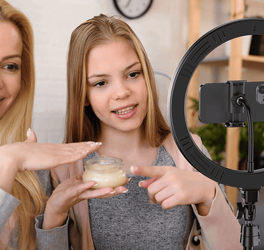  5 Must-Have Equipments For Vlog